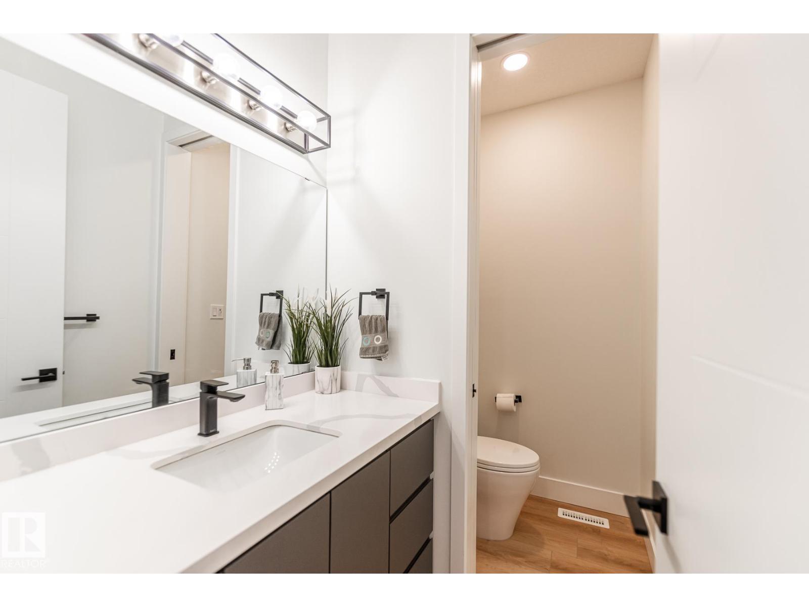 11445 79 AV NW - 13
