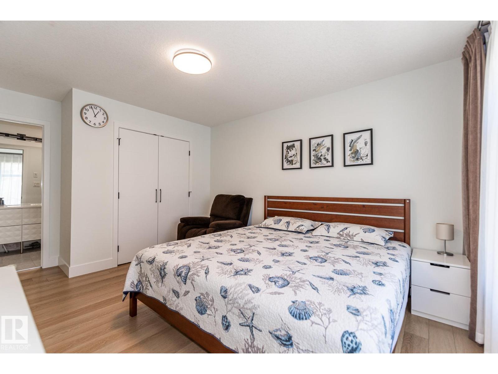 11445 79 AV NW - 18