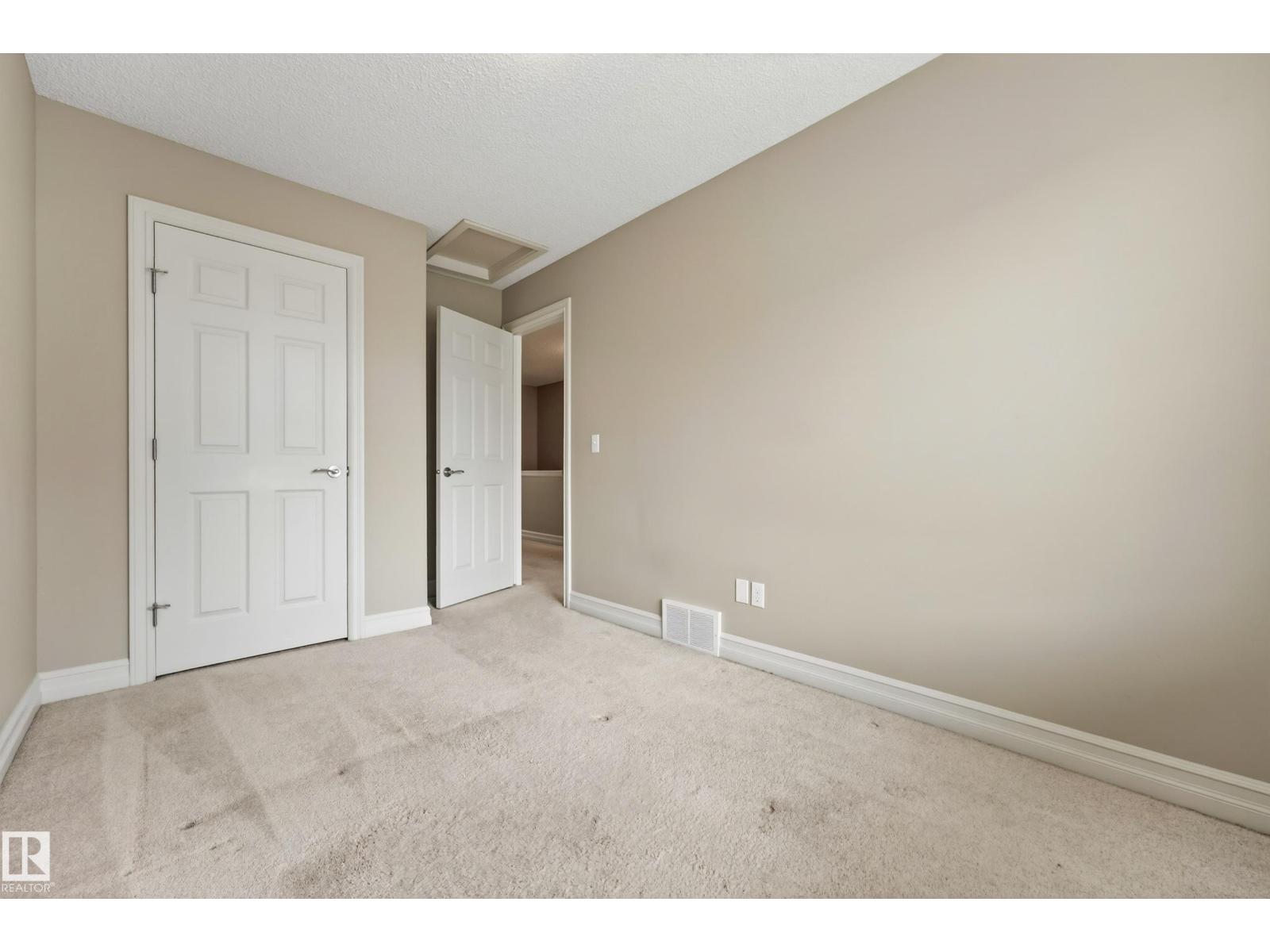 #6 14621 121 ST NW - 18