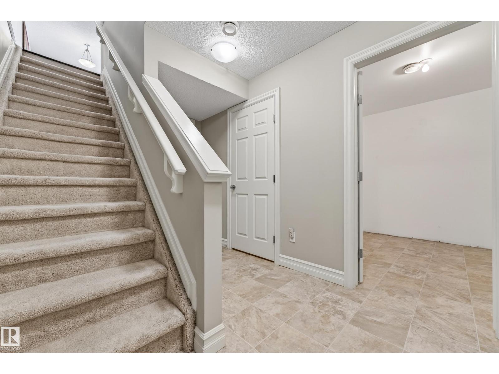 #6 14621 121 ST NW - 22