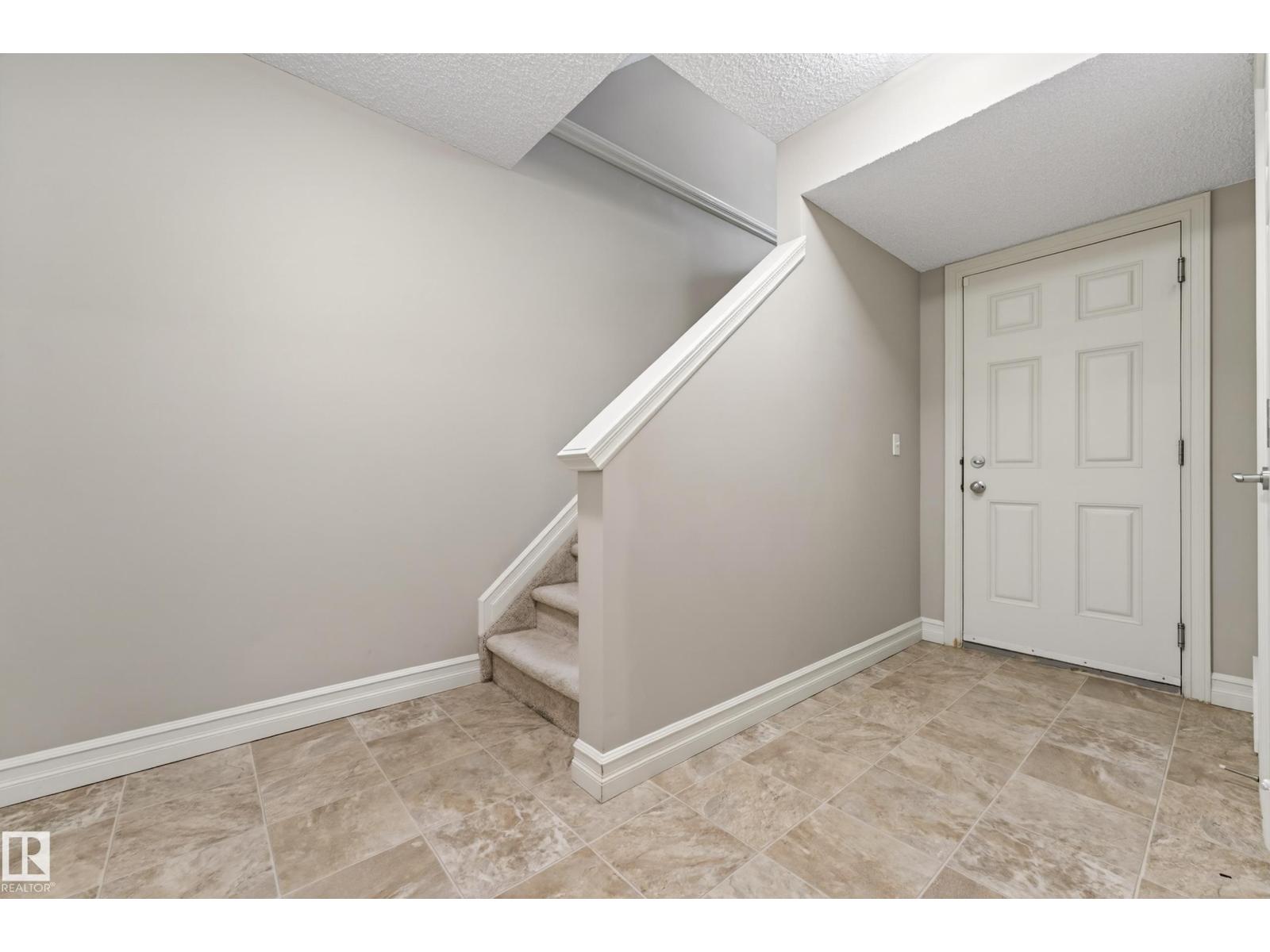 #6 14621 121 ST NW - 23