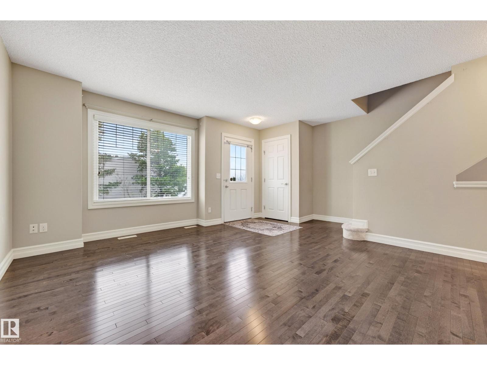 #6 14621 121 ST NW - 4