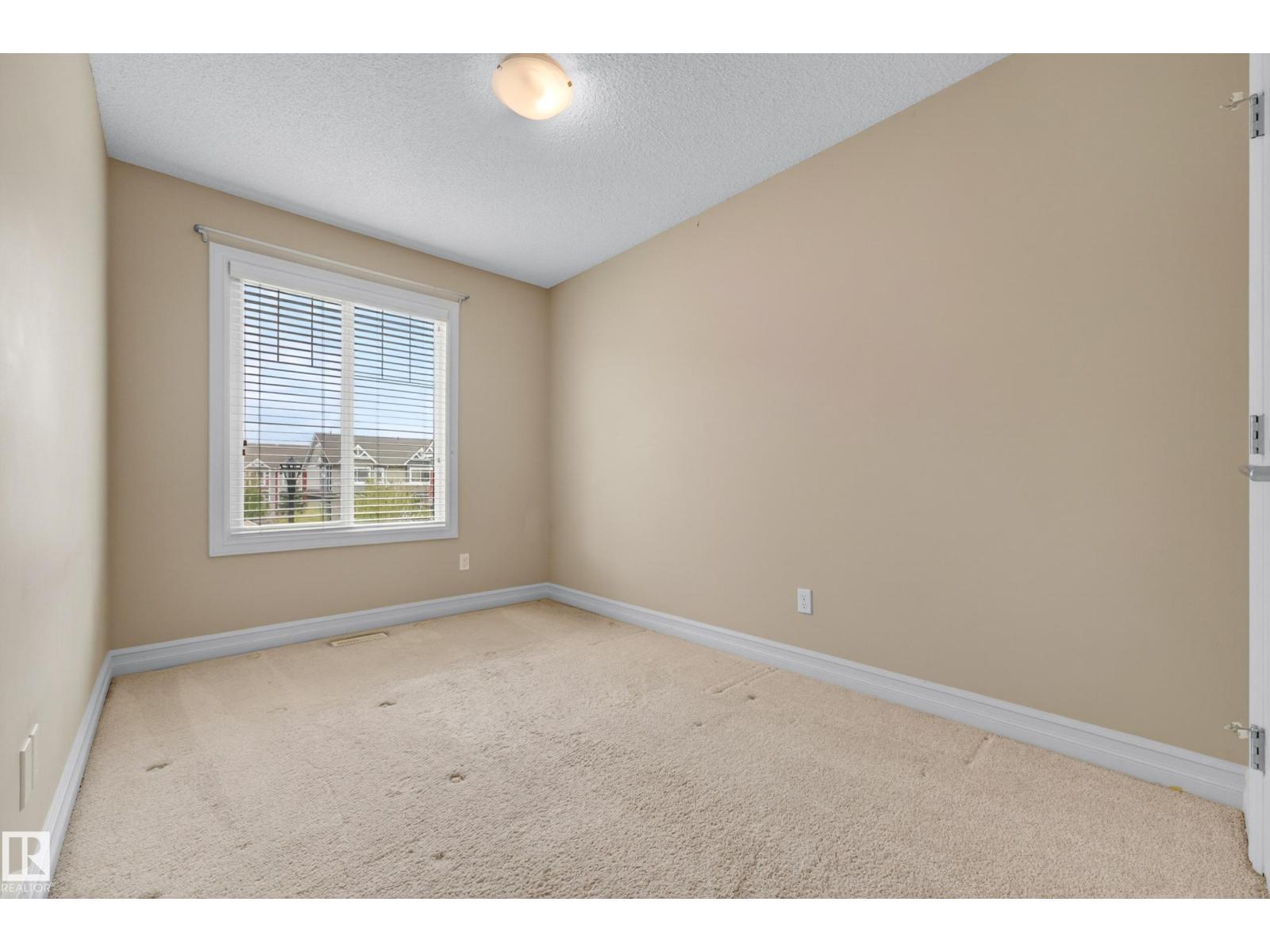 #6 14621 121 ST NW - 17