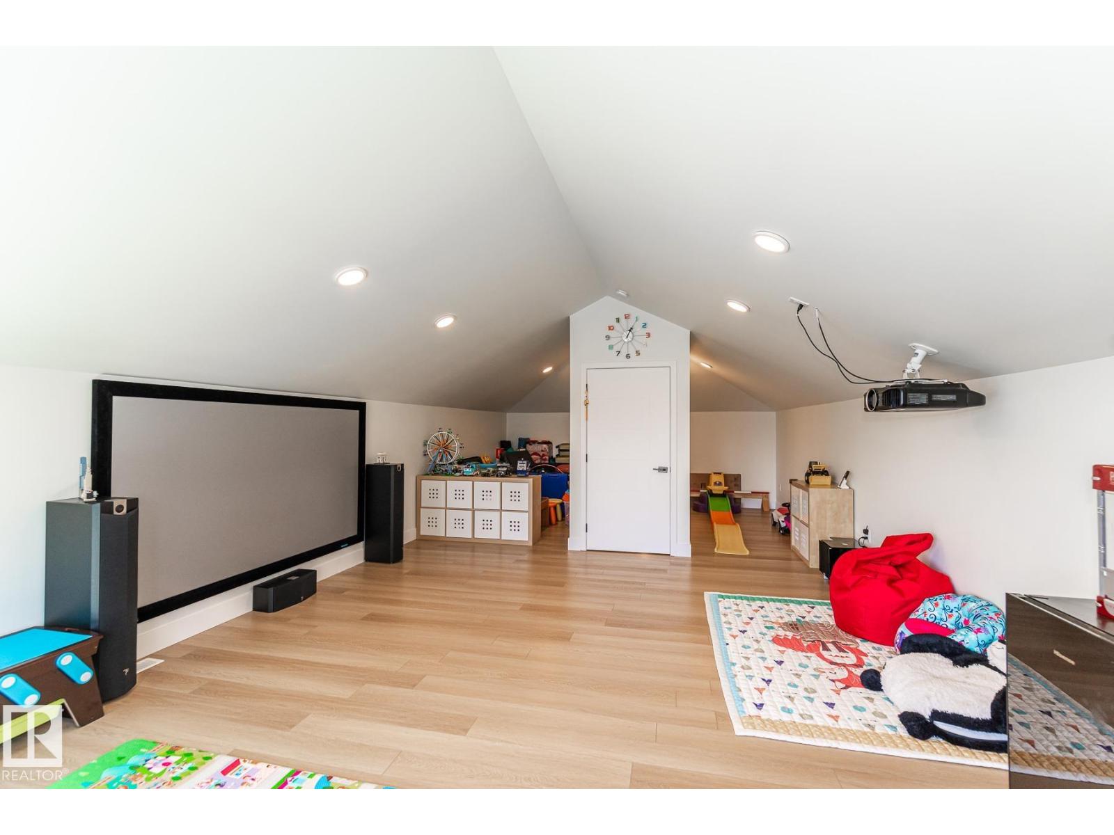 11445 79 AV NW - 32