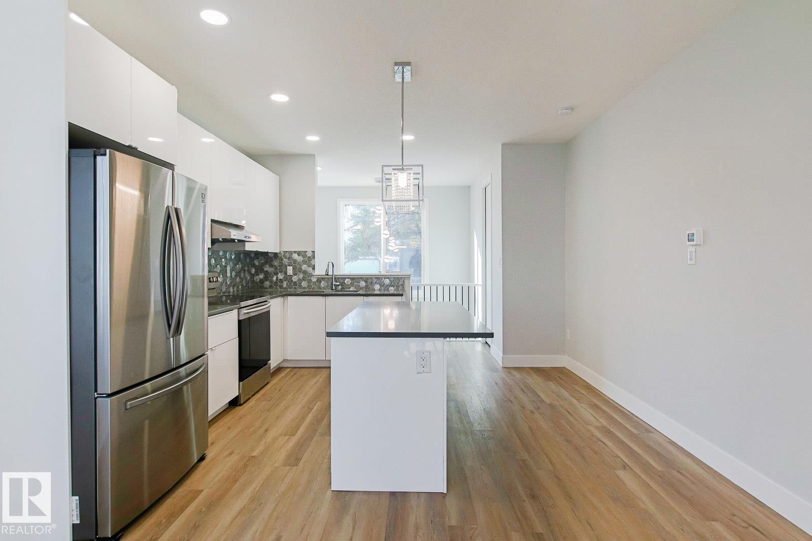 11445 79 AV NW — photo 34