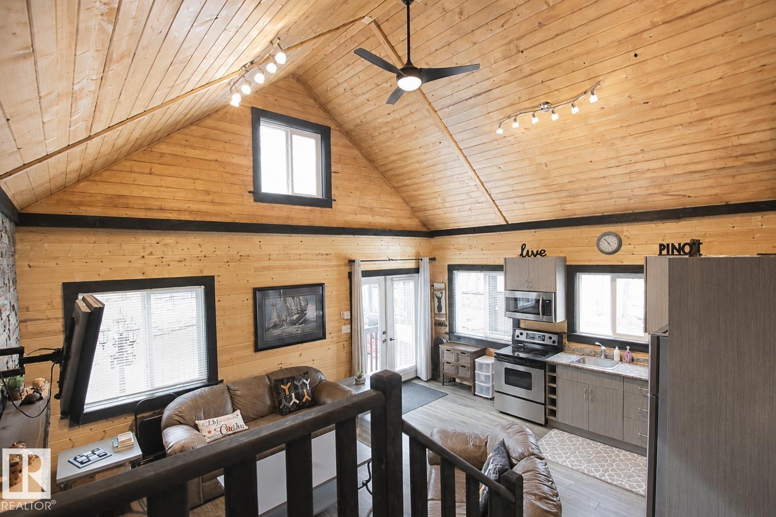 #11 54126 RGE ROAD 52 - 17