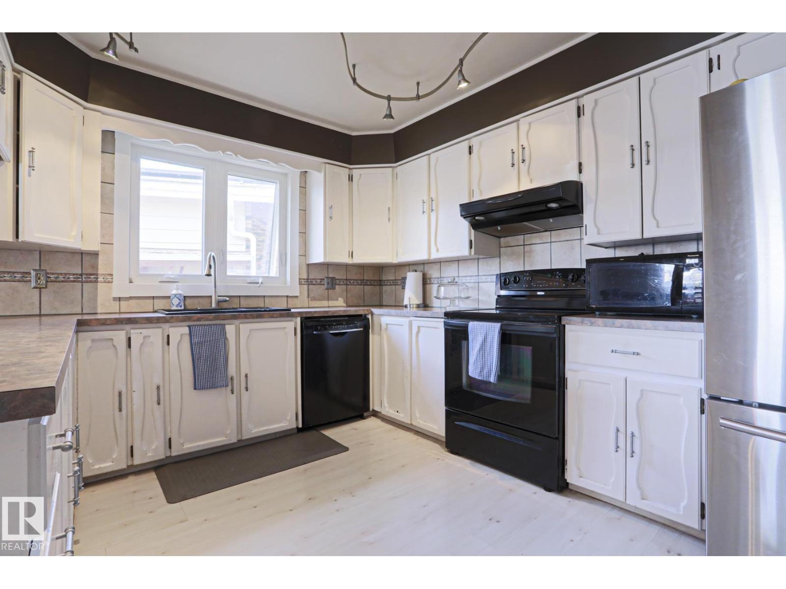 1214 85 ST NW NW - 30