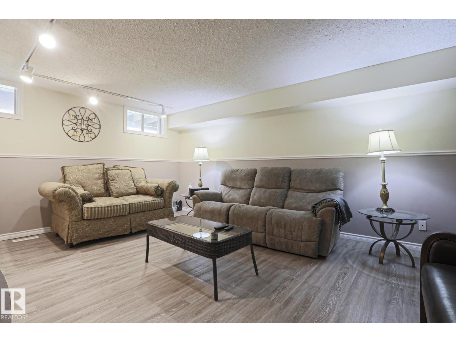 1214 85 ST NW NW - 35