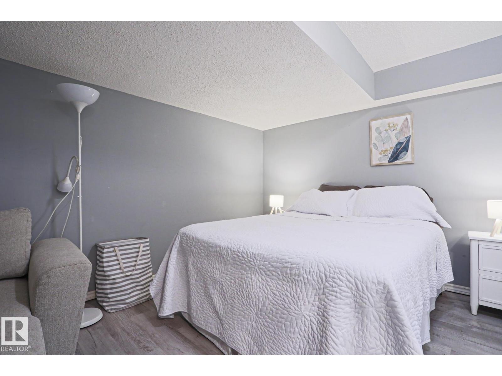 1214 85 ST NW NW - 44