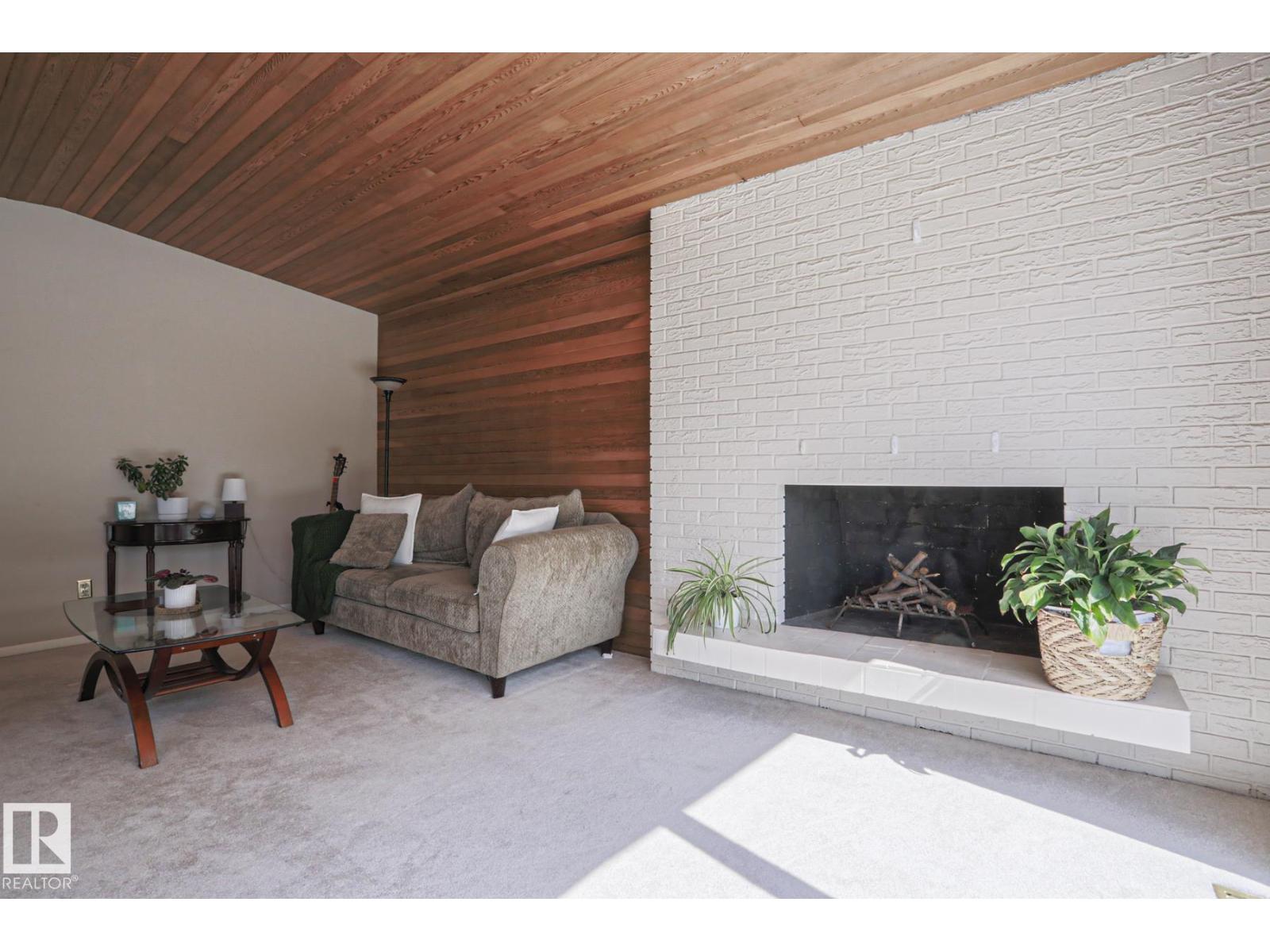 1214 85 ST NW NW - 29