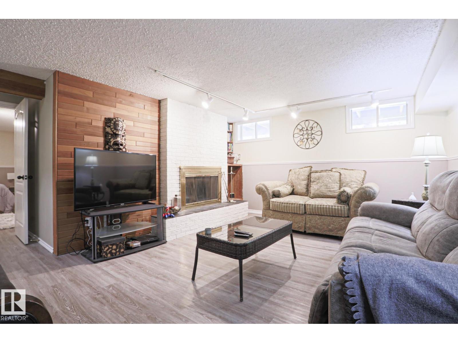1214 85 ST NW NW - 36