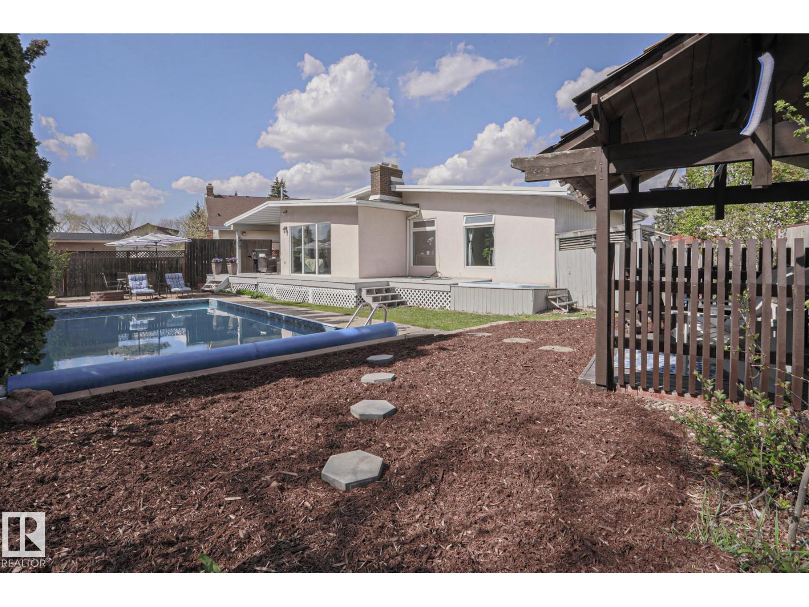 1214 85 ST NW NW - 63