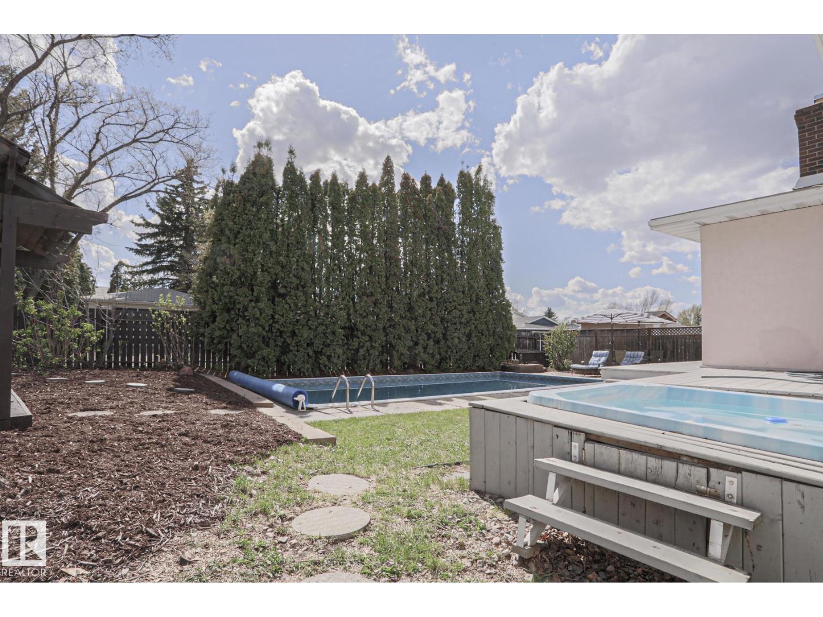 1214 85 ST NW NW - 70