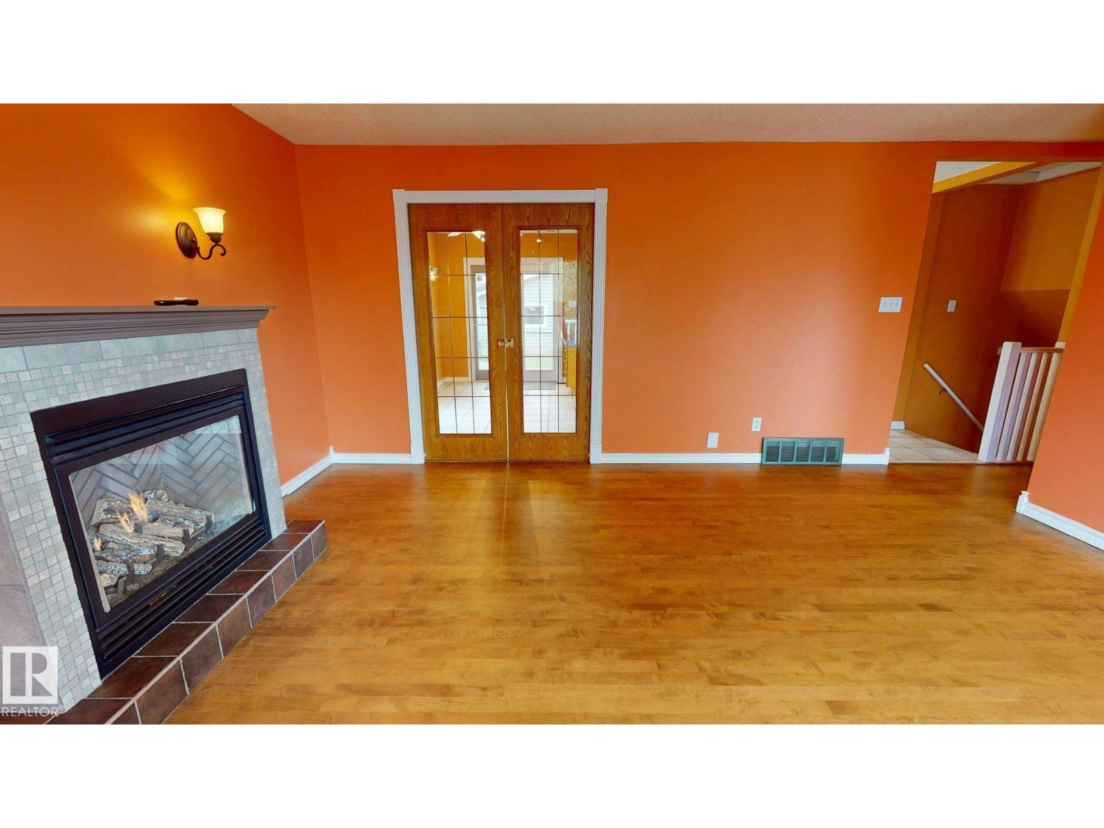 14252 83 ST NW - 4