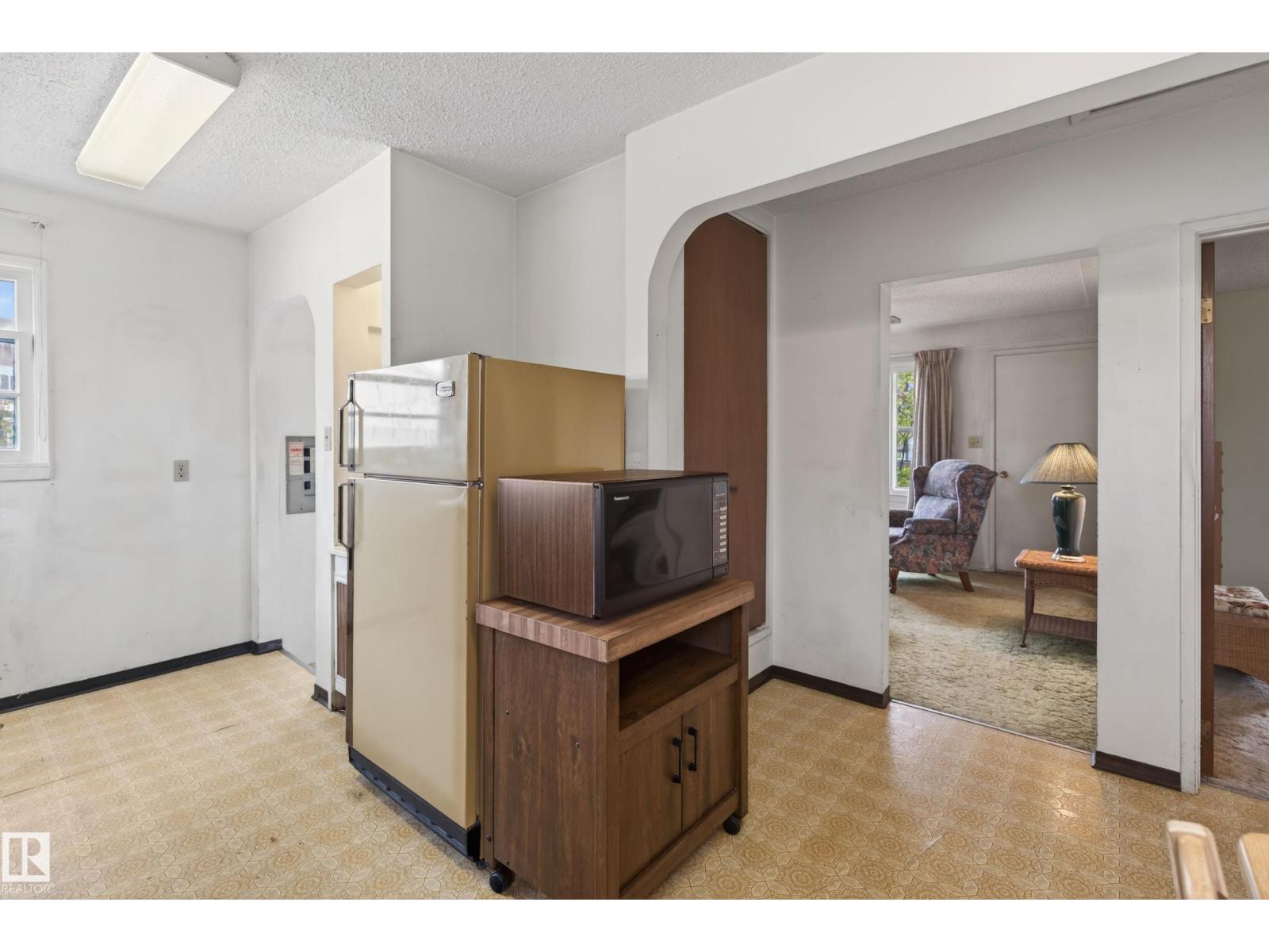 15406 94A AV NW — photo 8