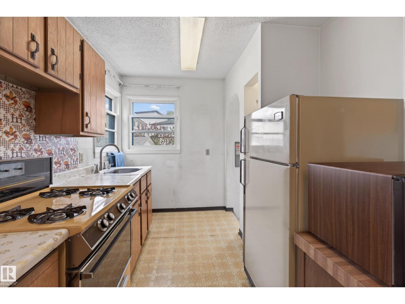 15406 94A AV NW — photo 11