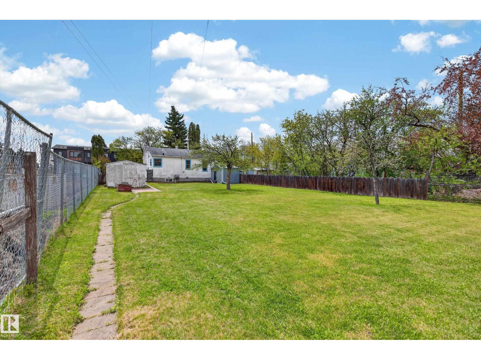 15406 94A AV NW — photo 35