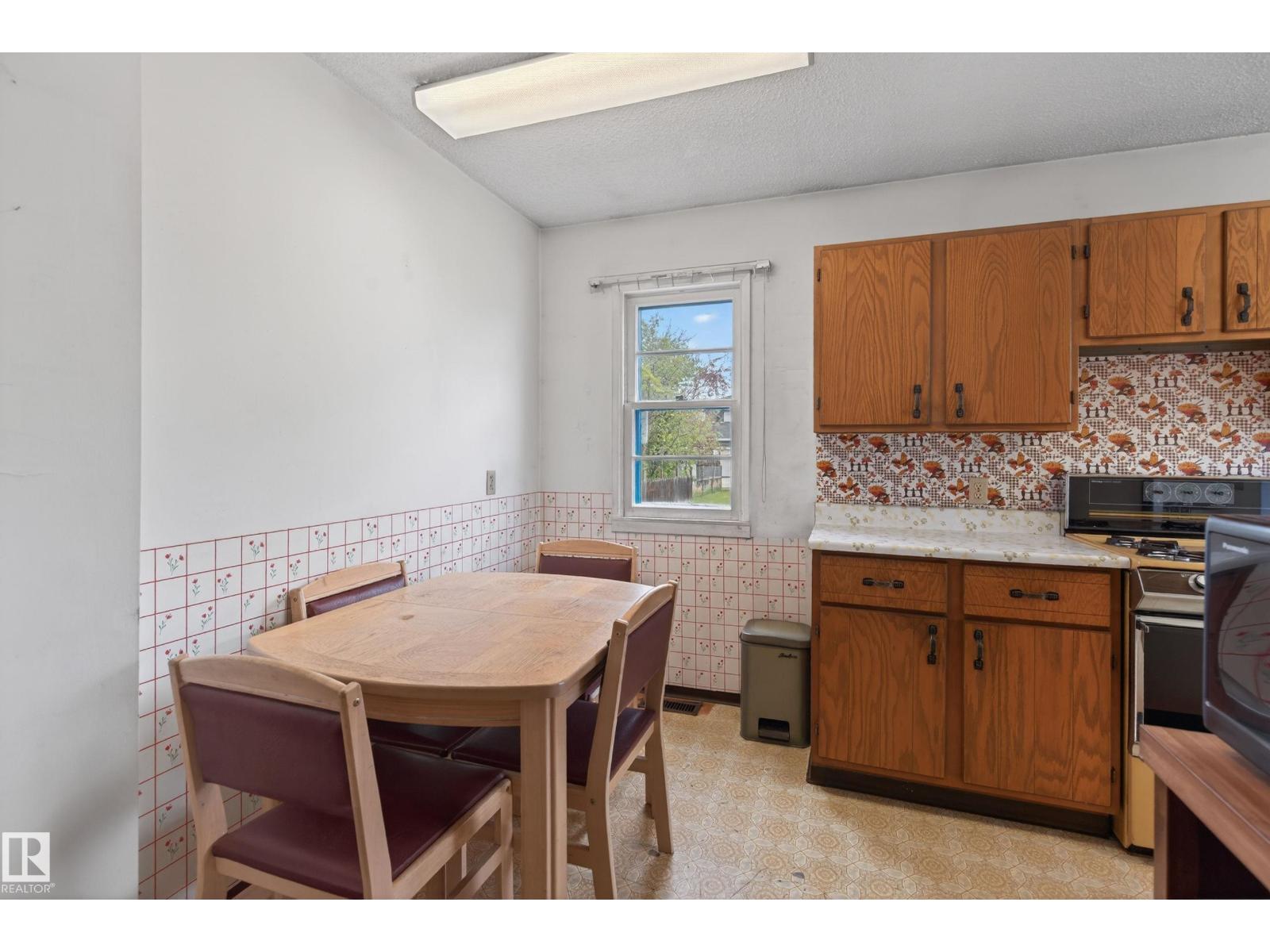 15406 94A AV NW - photo 5