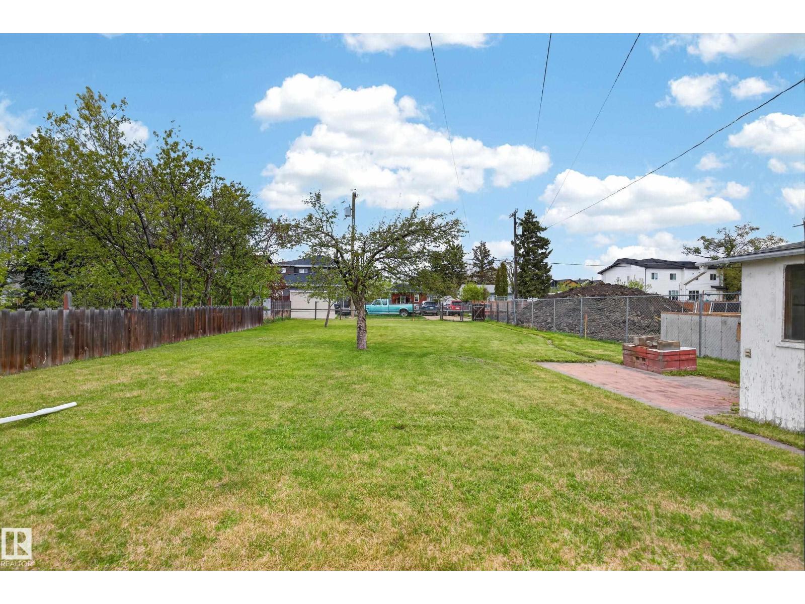 15406 94A AV NW — photo 32