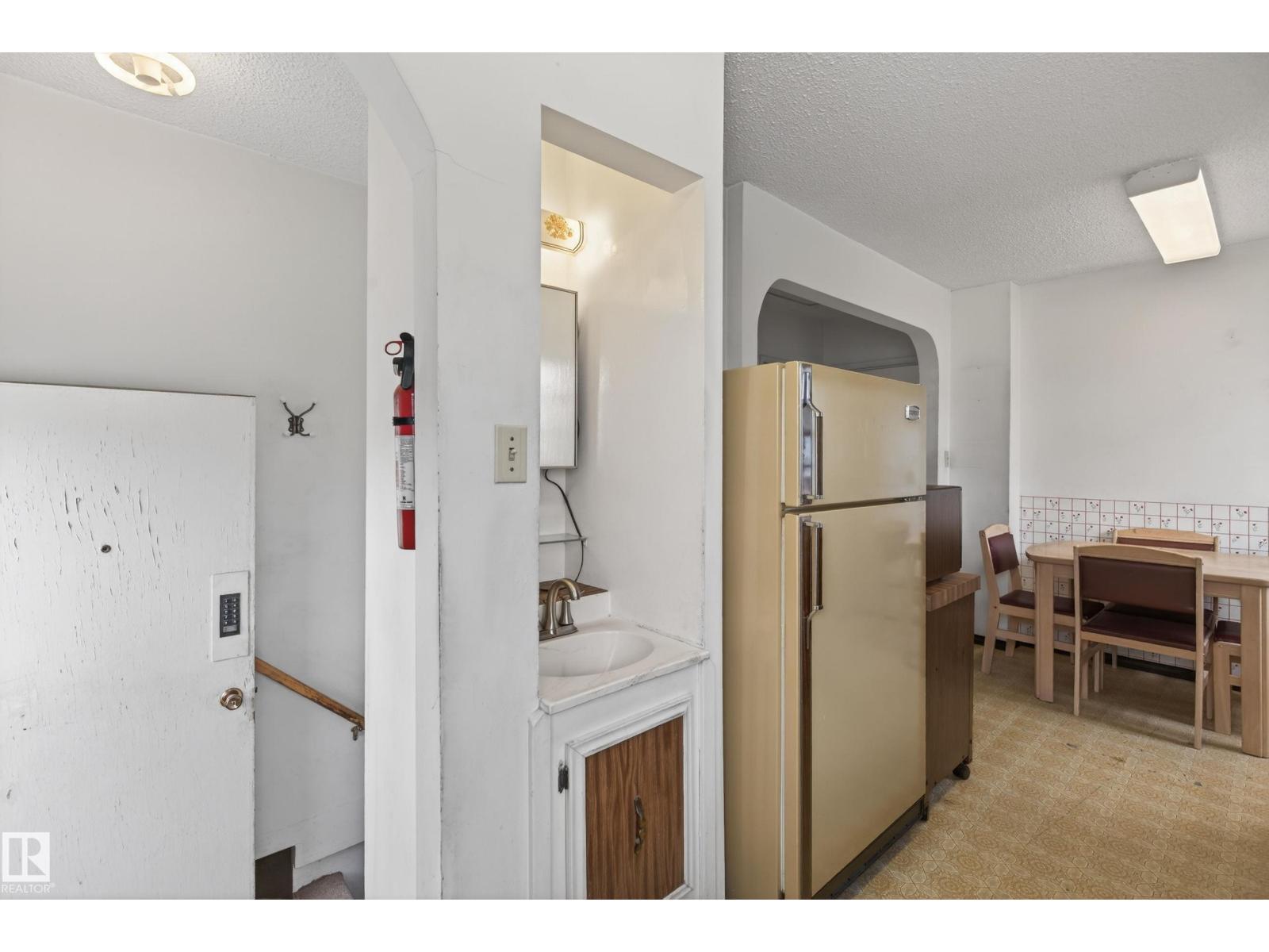 15406 94A AV NW — photo 20