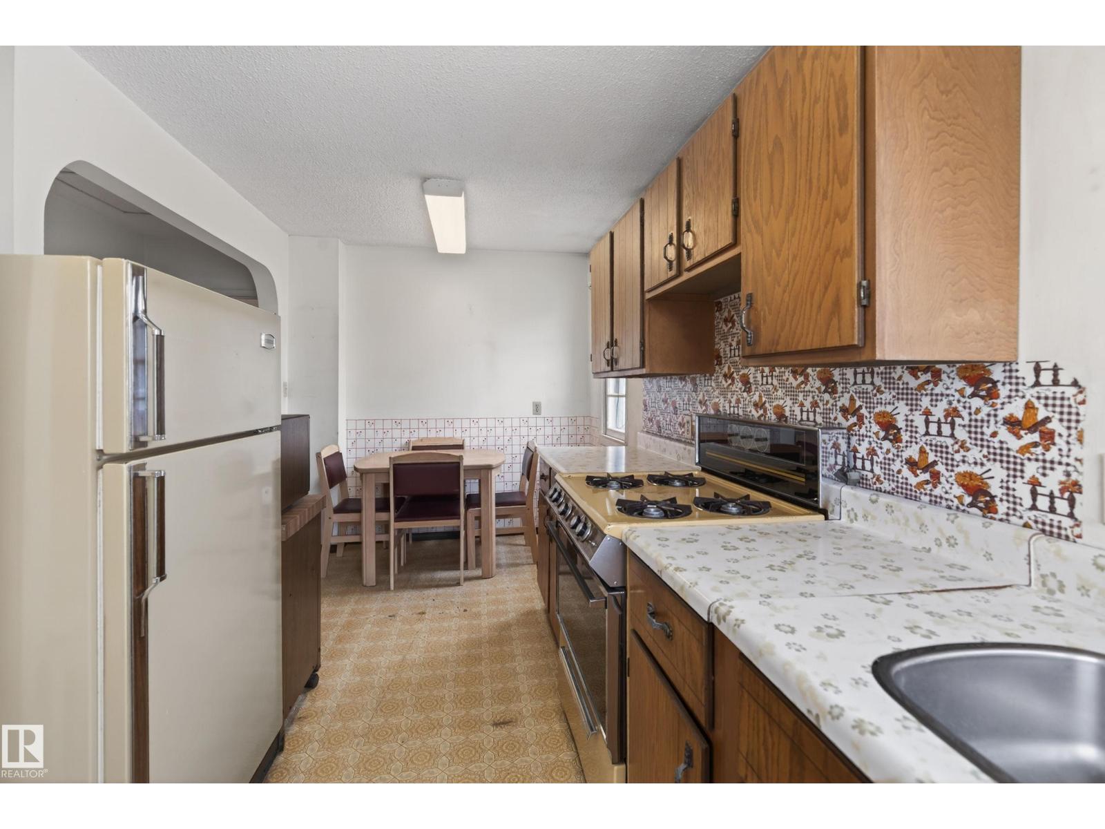 15406 94A AV NW - photo 3