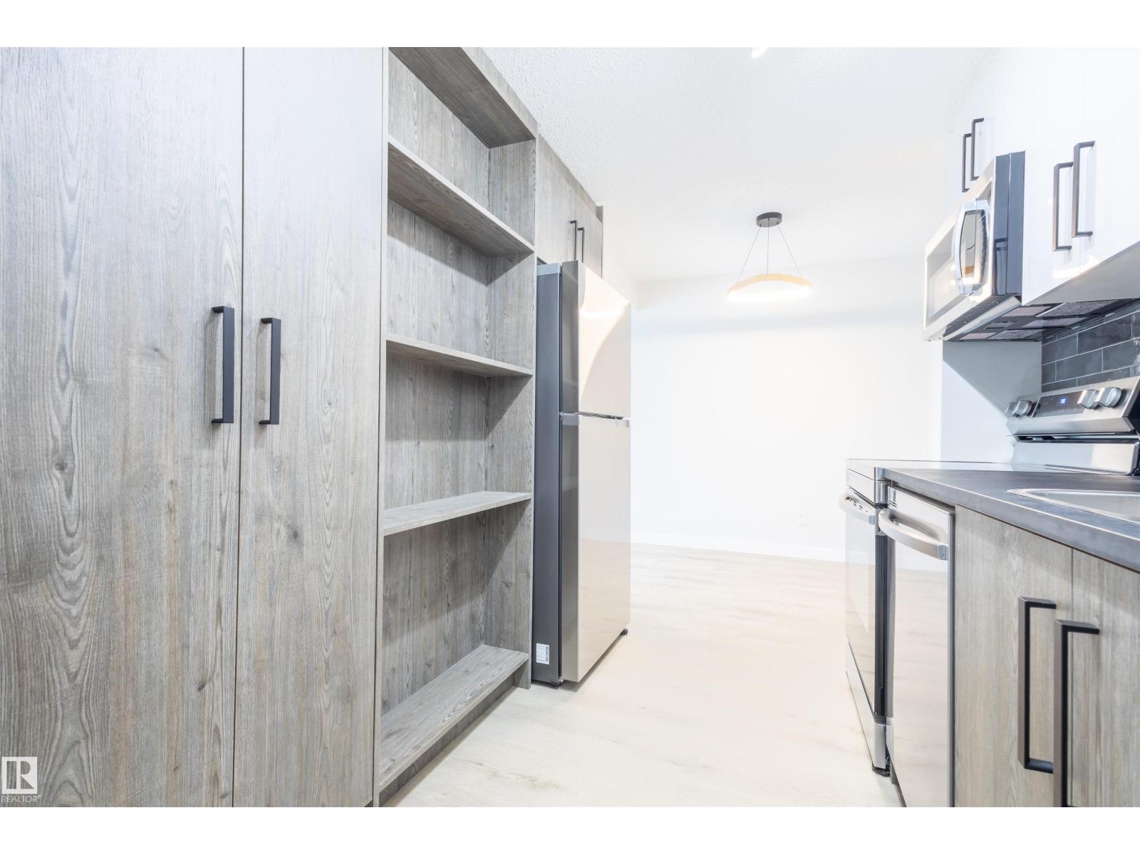 30 AMBERLY CO NW - 7