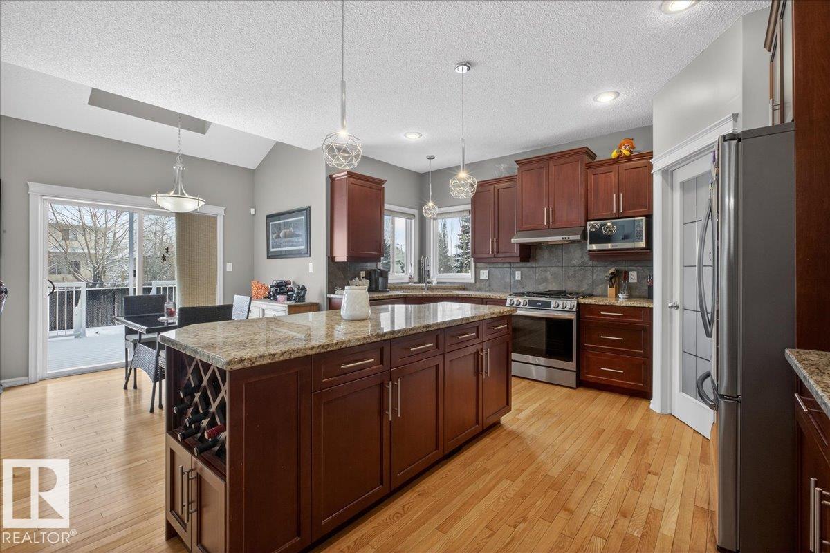 942 CHAHLEY CR NW - 6