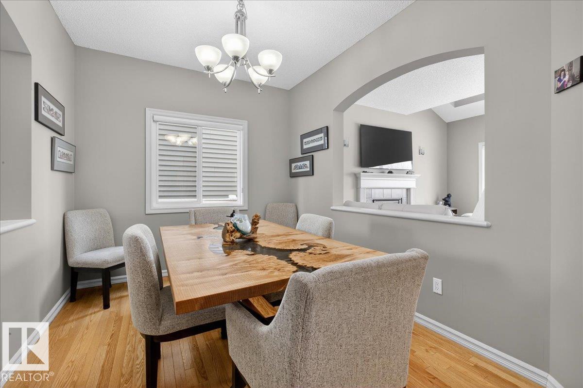942 CHAHLEY CR NW - 14