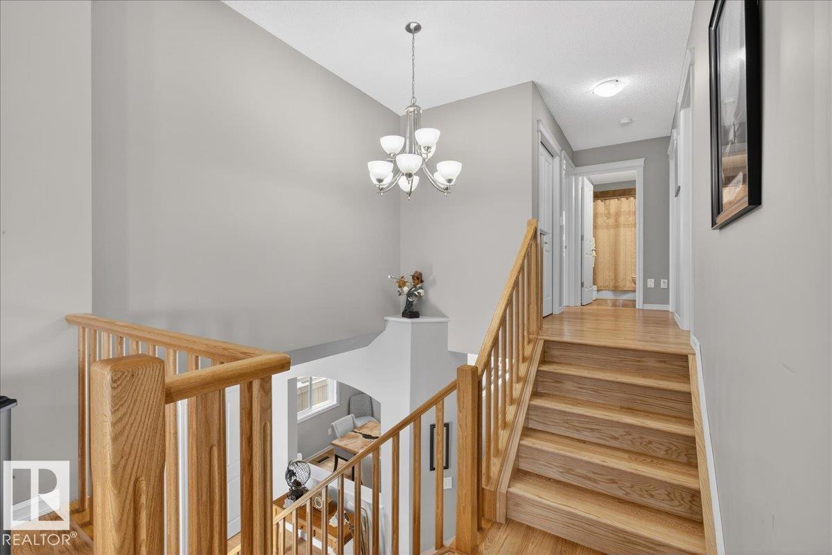 942 CHAHLEY CR NW - 21