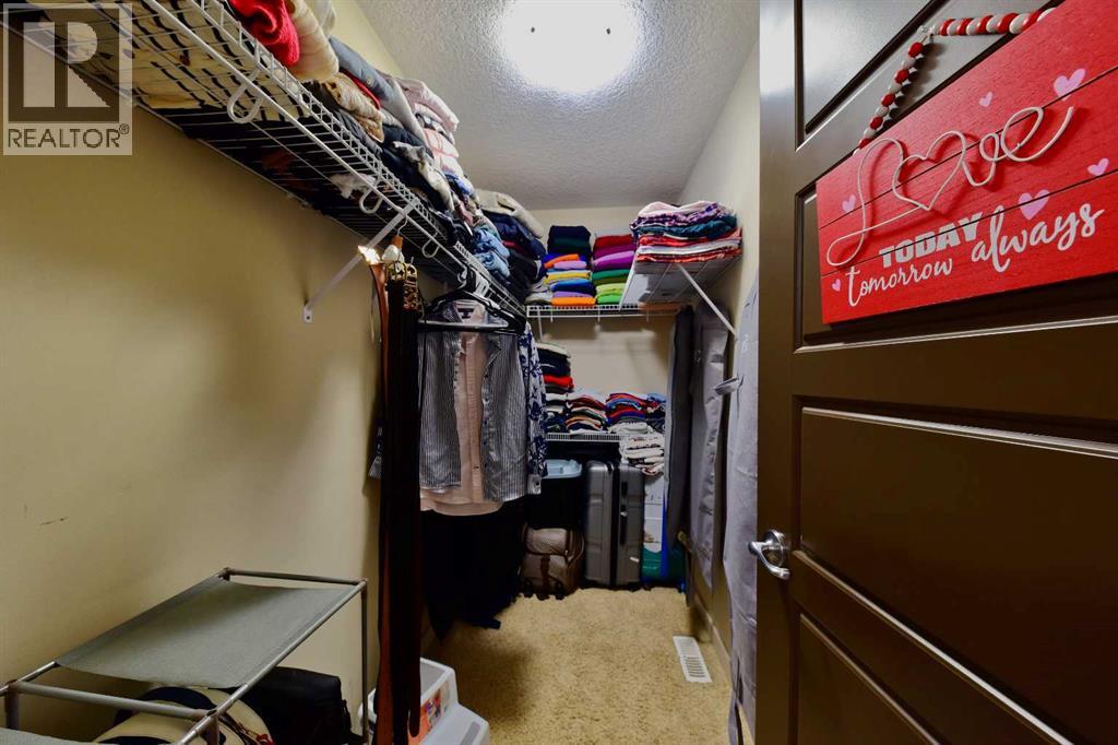 18 Redstone Manor NE - 26