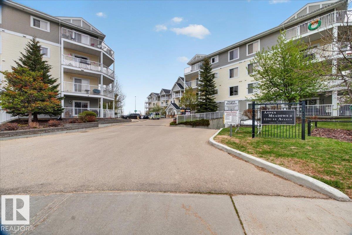 #408 2204 44 AV NW - 2