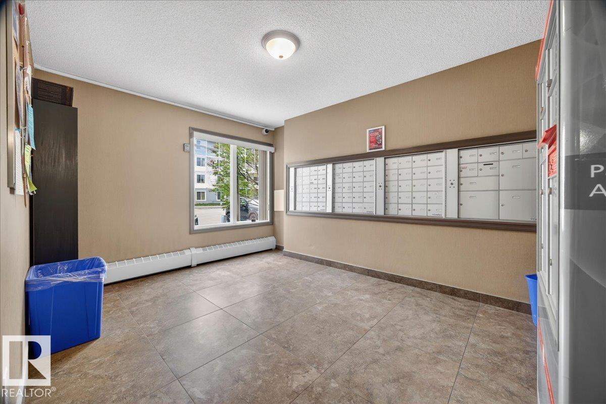 #408 2204 44 AV NW - 5