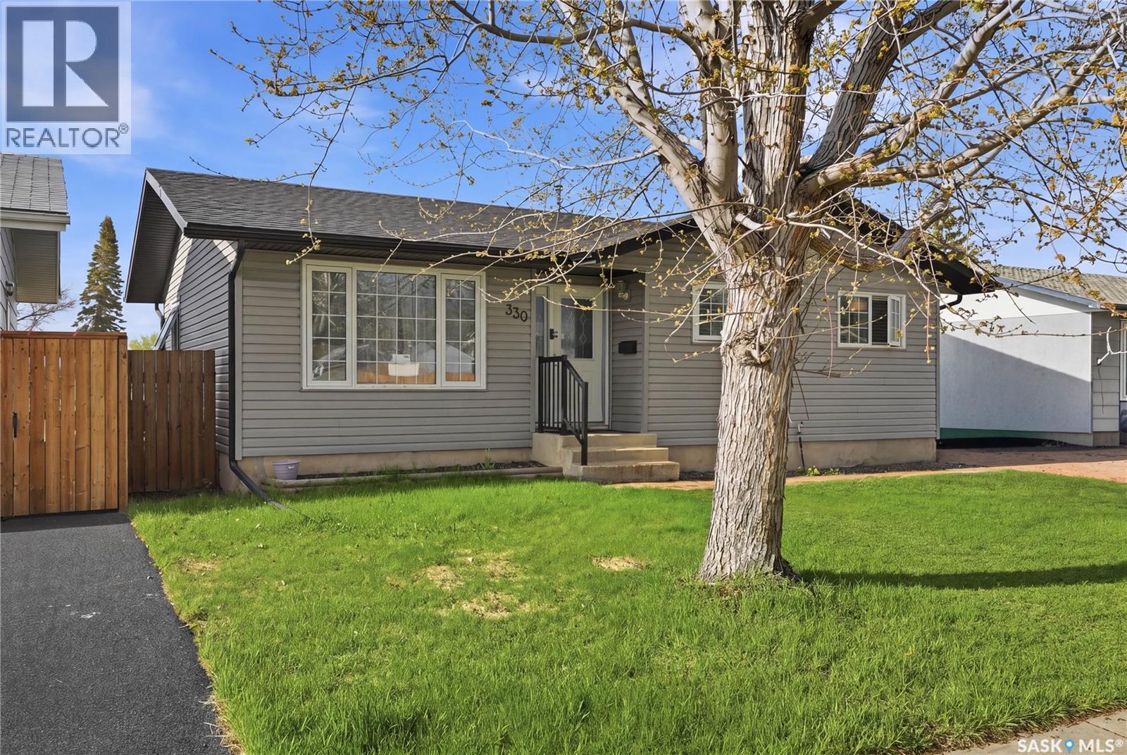 330 Devonshire CRESCENT - 2