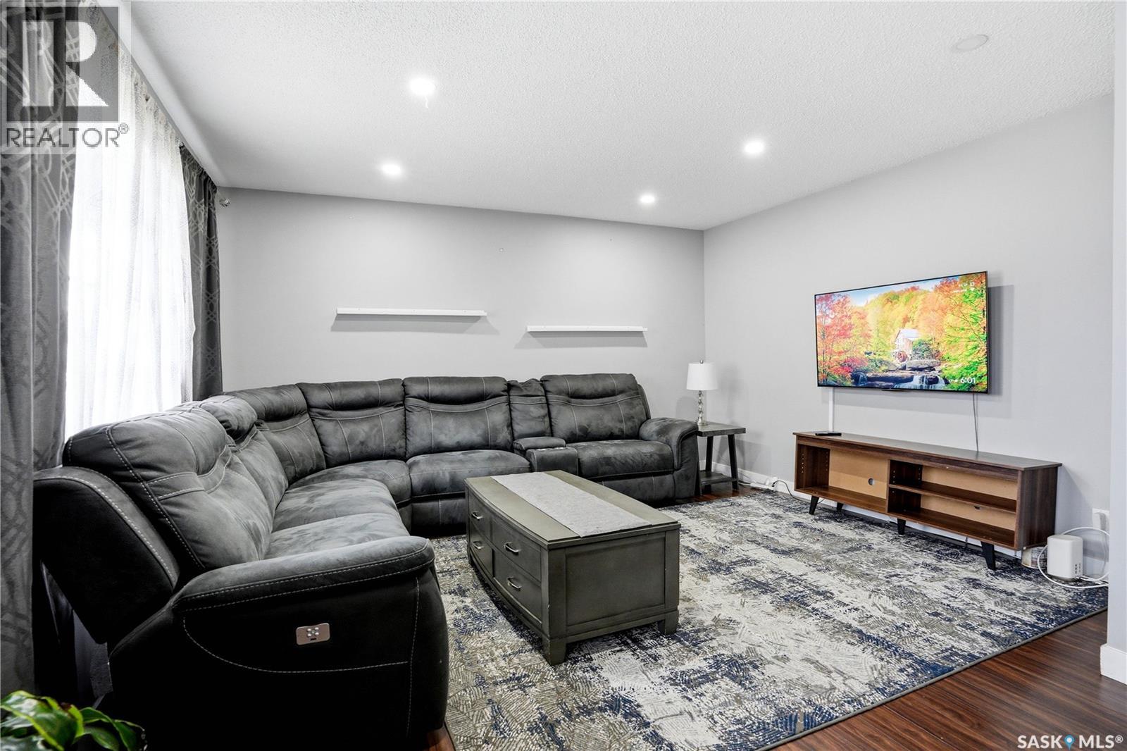 330 Devonshire CRESCENT - 5