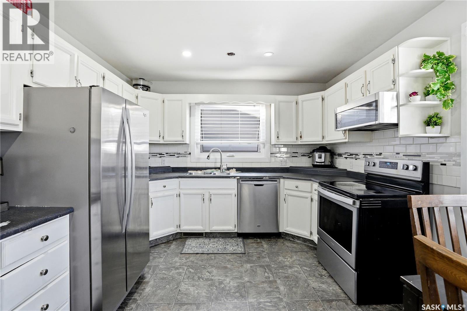 330 Devonshire CRESCENT - 8