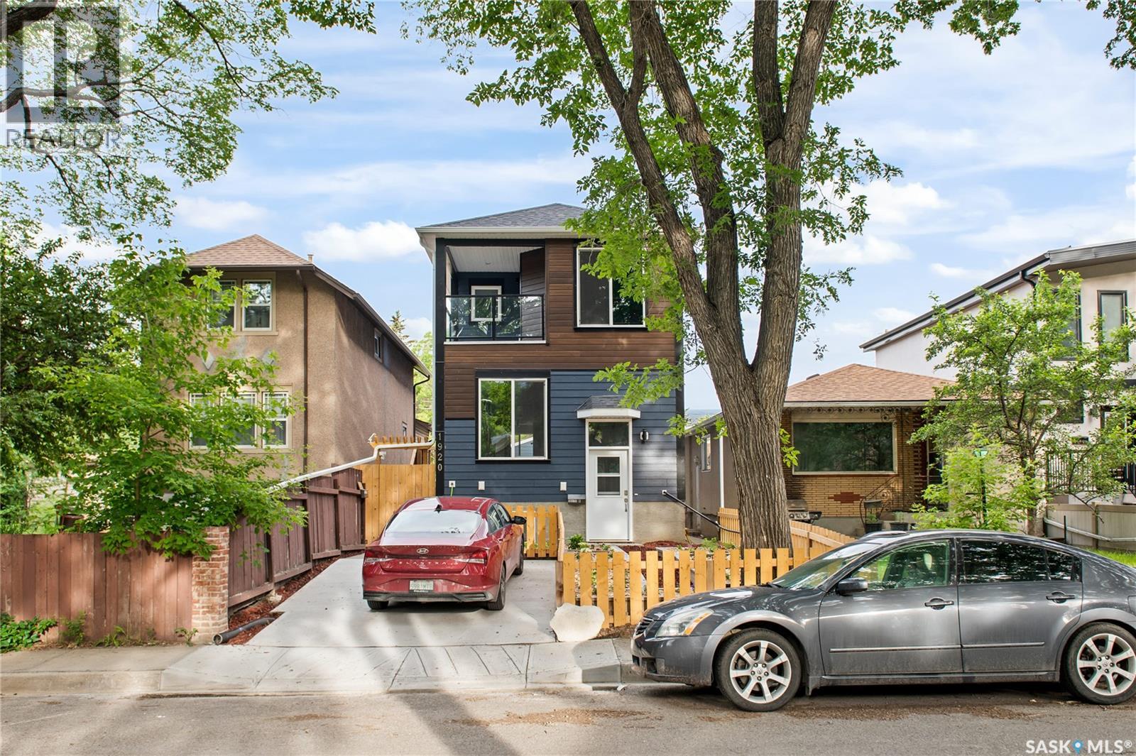 1920 Athol STREET - Image 2