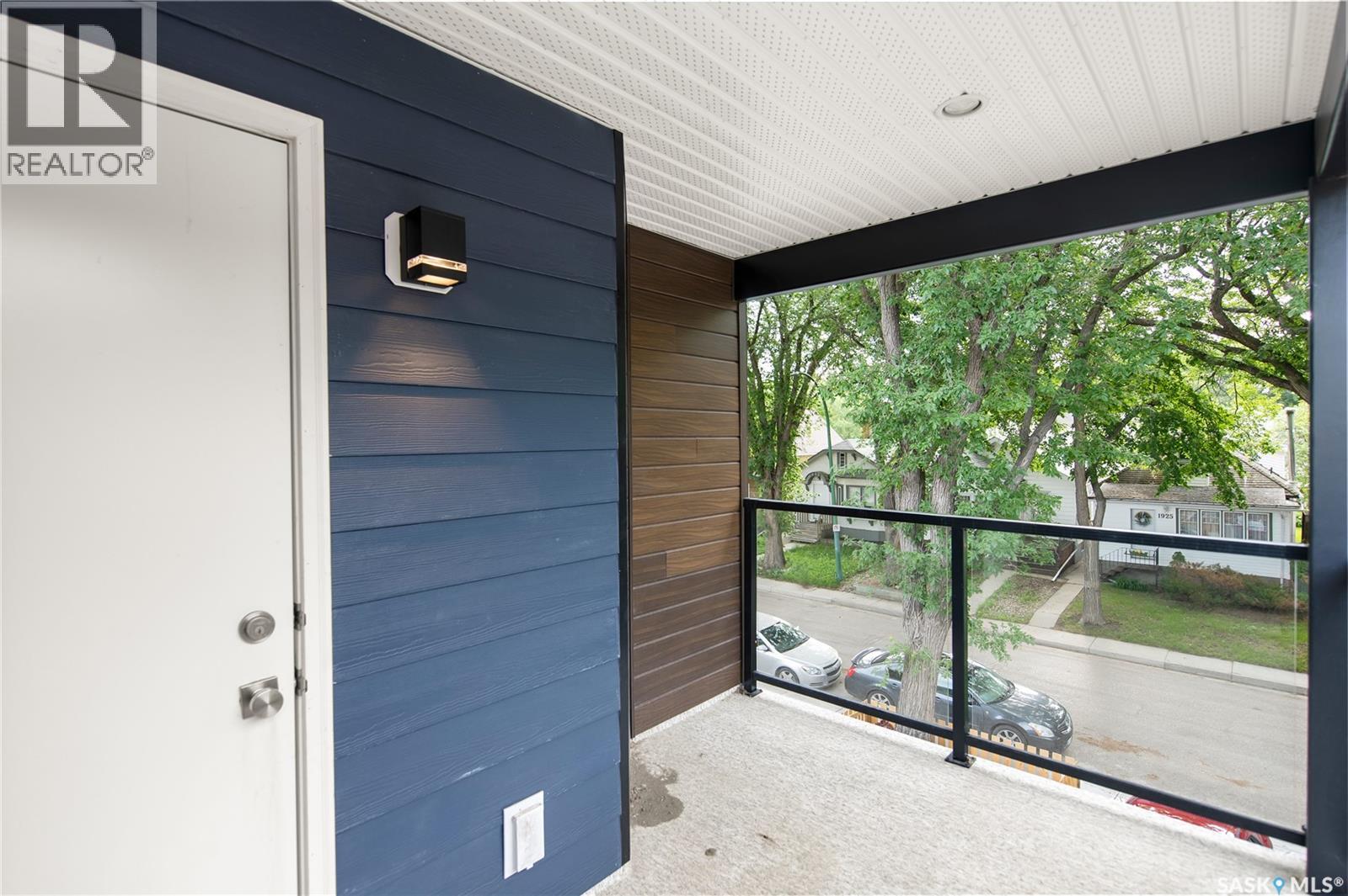 1920 Athol STREET - 27