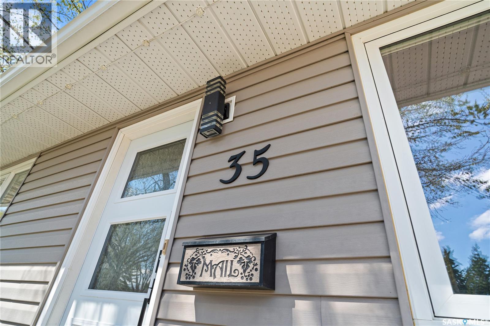 35 Symons PLACE - 3