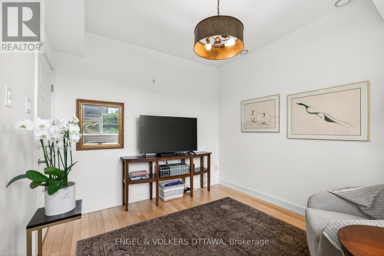 #110 300 LETT STREET - 17