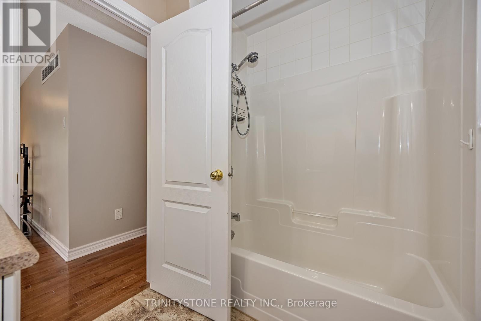 90 SINCLAIR AVENUE - 36