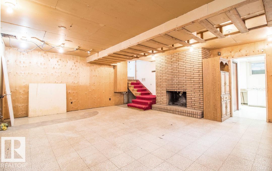 10328 42 ST NW - 31