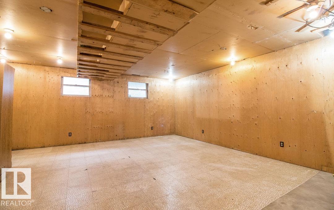 10328 42 ST NW - 32