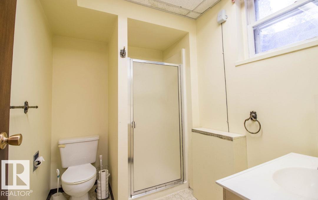 10328 42 ST NW - 35