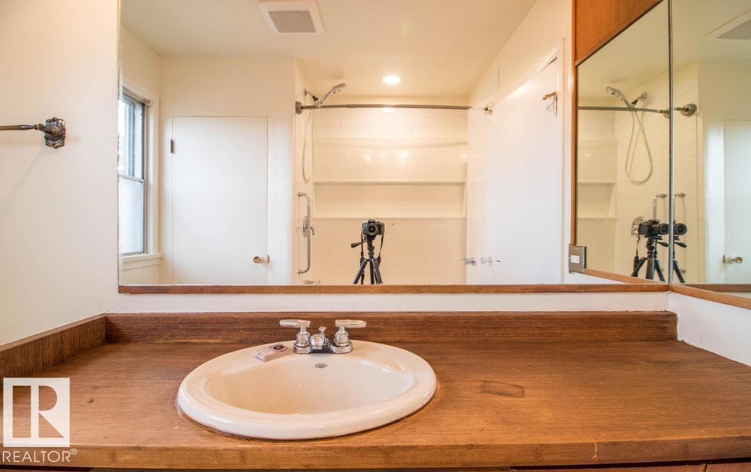 10328 42 ST NW - 16
