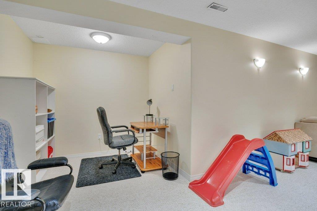 1957 TOMLINSON SQUARE SQ NW - 42