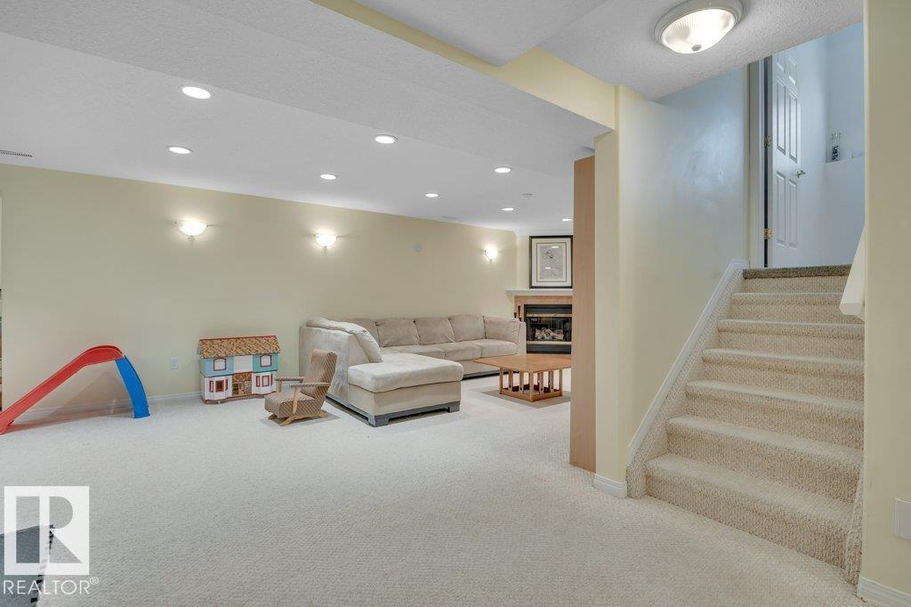 1957 TOMLINSON SQUARE SQ NW - 38
