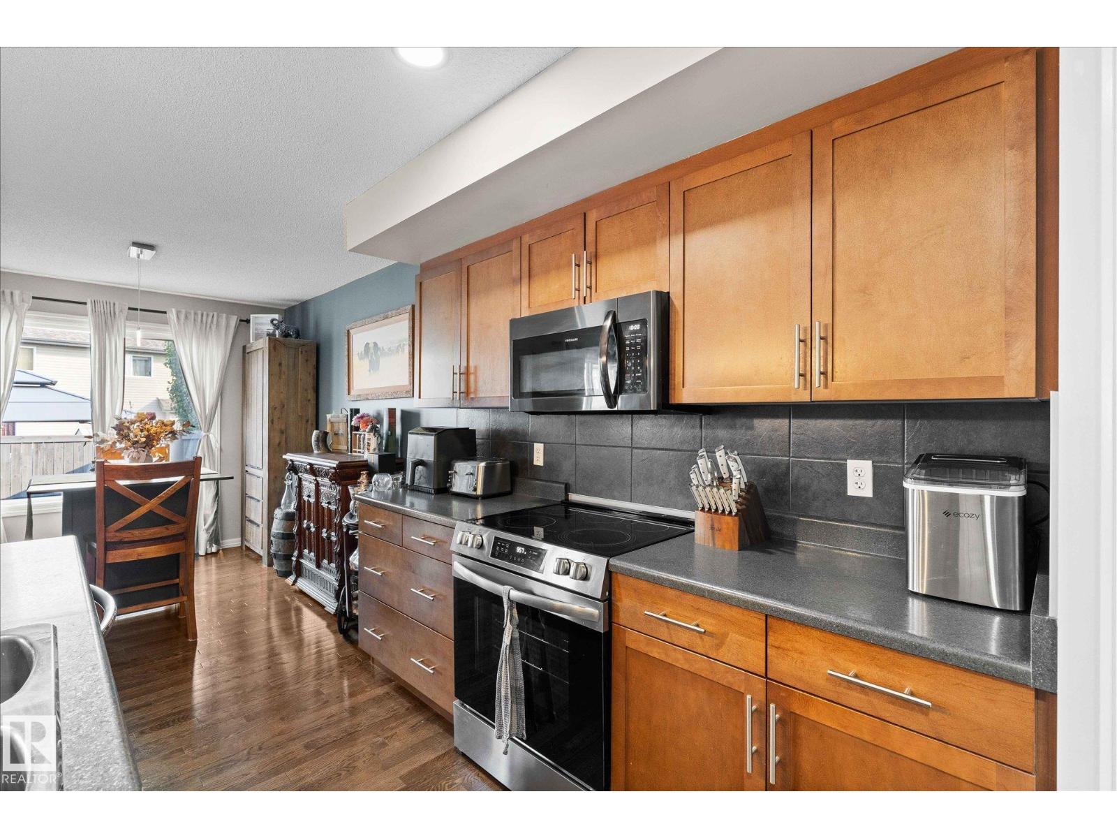 158 CRANSTON PL — photo 9