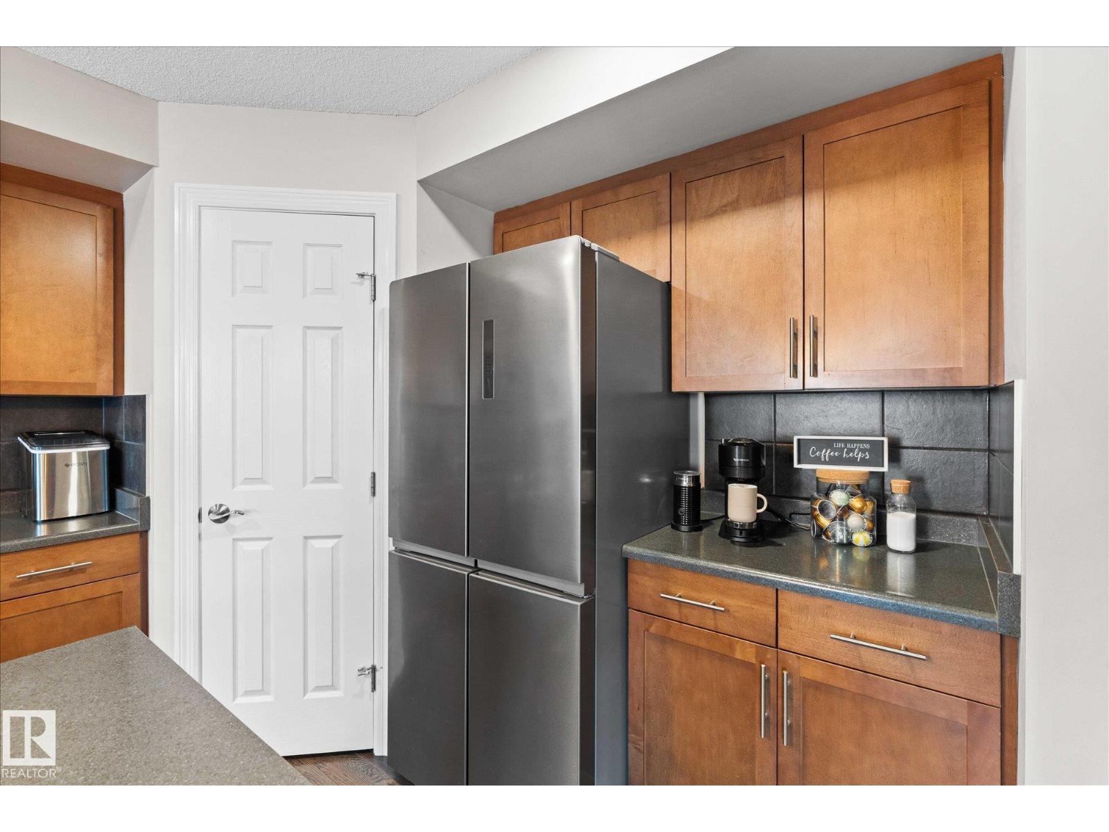 158 CRANSTON PL — photo 8