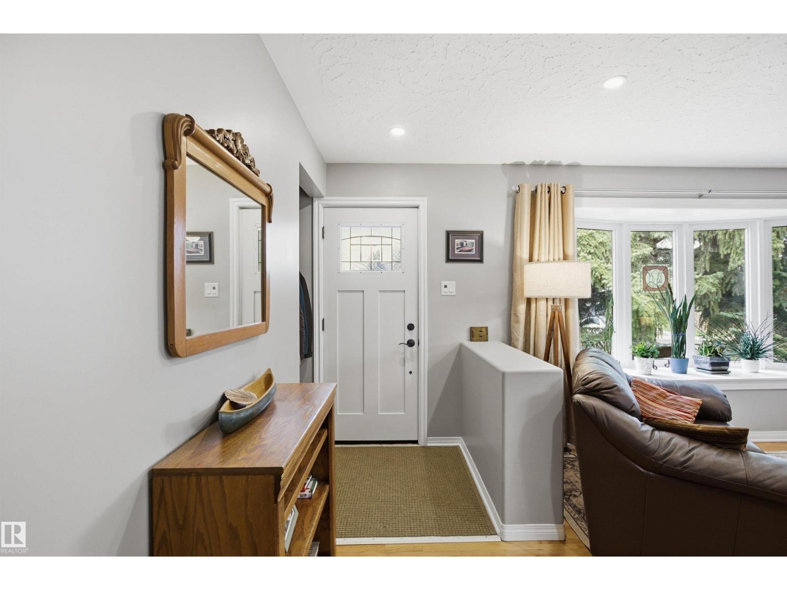 10663 59 ST NW - photo 4