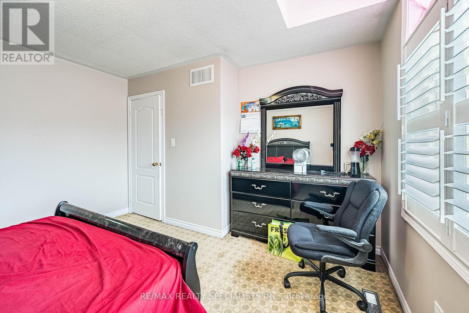 18 LONG MEADOW ROAD - 23